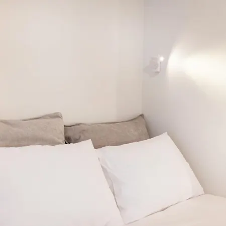 The By White Tower 塞萨洛尼基