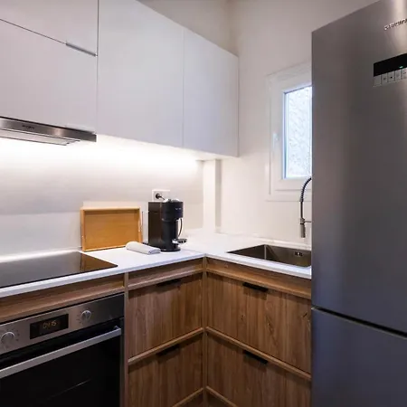 The By White Tower Apartment